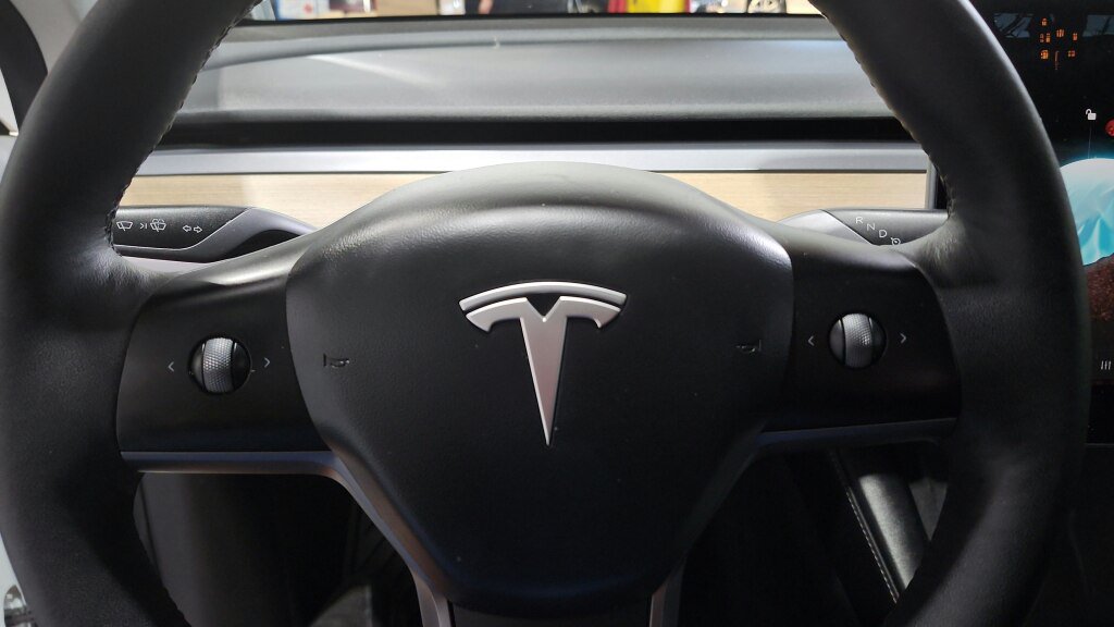 Used 2022 Tesla Model Y Long Range AWD/4WD image 35