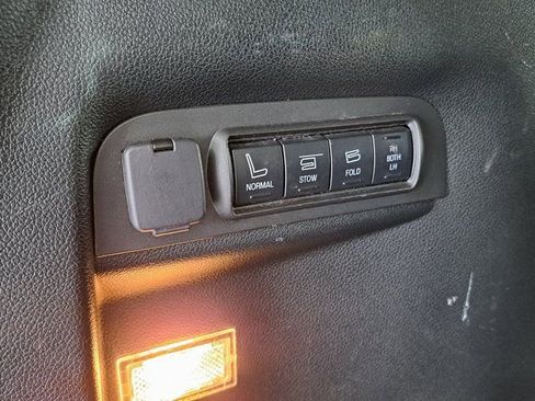 Used 2019 Ford Explorer Limited w/ Class III Trailer Tow Package image 32