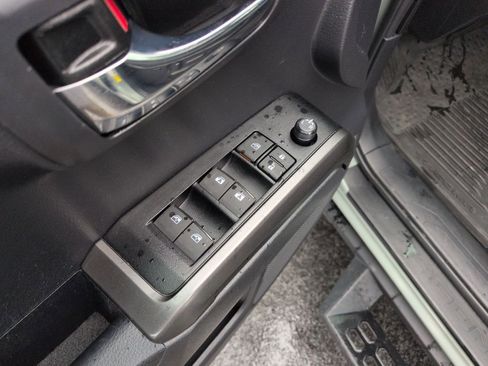 Used 2023 Toyota Tacoma TRD Sport image 11