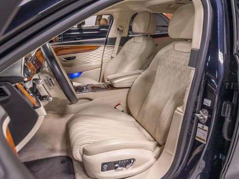 Used 2021 Bentley Flying Spur W12 AWD/4WD image 7