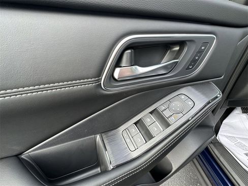 New 2026 Nissan Rogue Platinum w/ Platinum Premium Package image 13