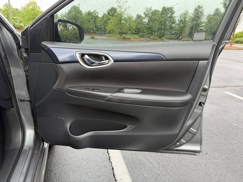 Used 2019 Nissan Sentra SR FWD image 17