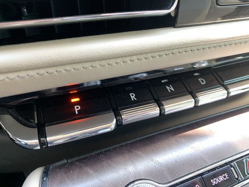 Used 2022 Lincoln Aviator Reserve w/ Equipment Group 201A AWD/4WD image 26