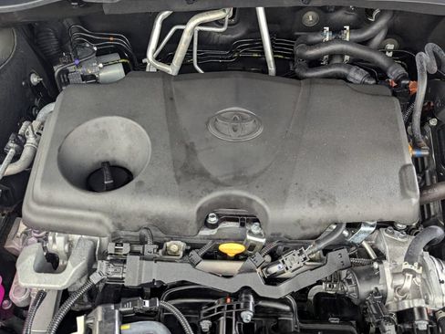 Used 2025 Toyota Grand Highlander AWD Hybrid image 12