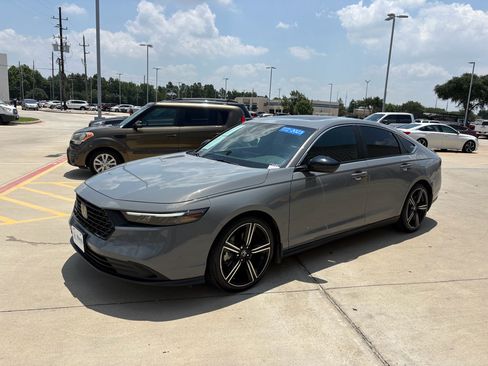 Used 2023 Honda Accord Sport image 4