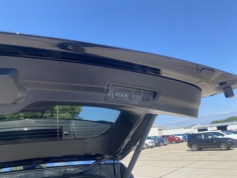 Used 2026 Ford Explorer Platinum AWD/4WD image 16