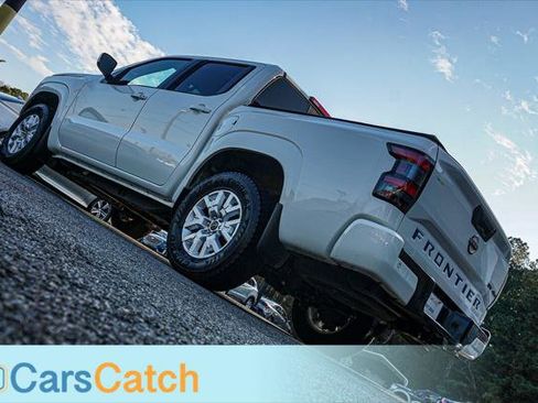 Used 2022 Nissan Frontier SV image 5