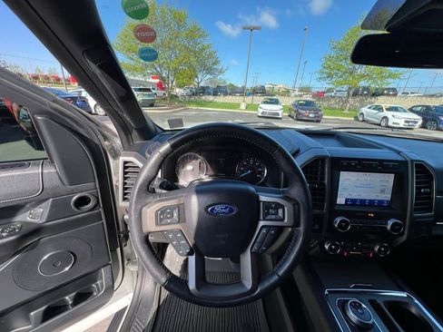 Used 2020 Ford Expedition XLT w/ Equipment Group 202A AWD/4WD image 46