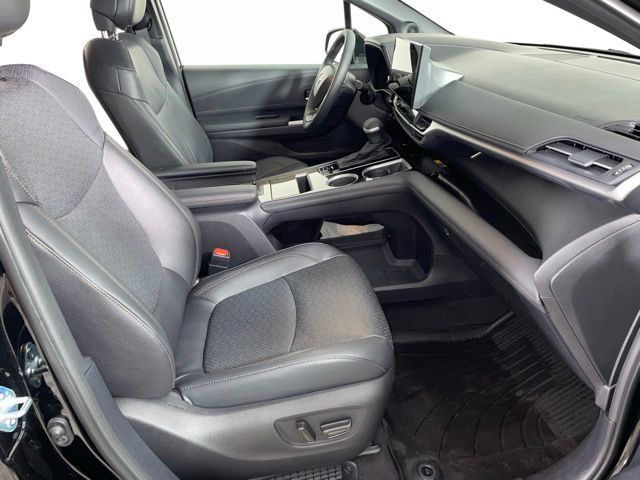 Used 2025 Toyota Sienna Limited AWD/4WD image 24