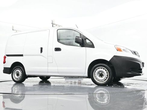 Used 2019 Nissan NV200 S image 33