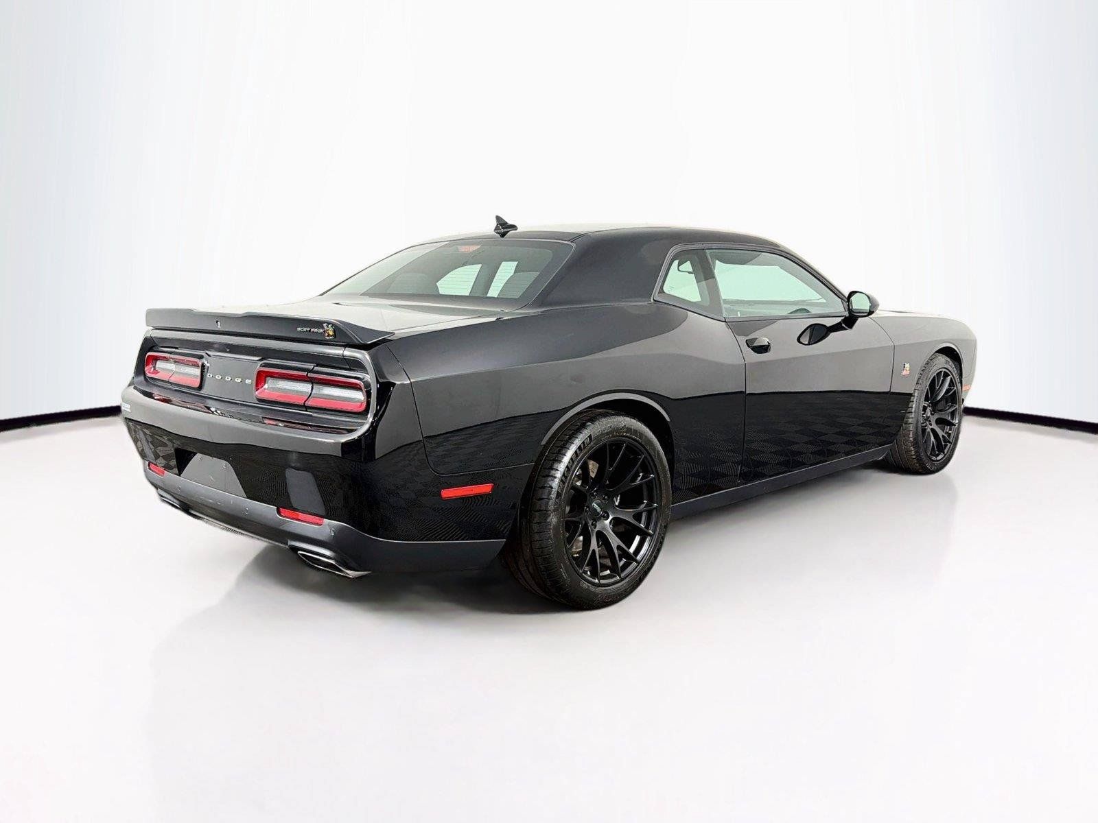 Used 2021 Dodge Challenger R/T Scat Pack RWD image 11