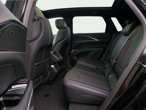 Used 2024 Cadillac Lyriq Luxury RWD image 20