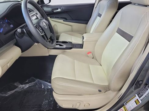 Used 2012 Toyota Camry LE FWD image 19