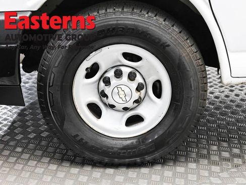 Used 2021 Chevrolet Express 3500 w/ Driver Convenience Package image 29