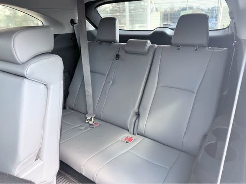 Used 2023 Toyota Highlander XLE image 14