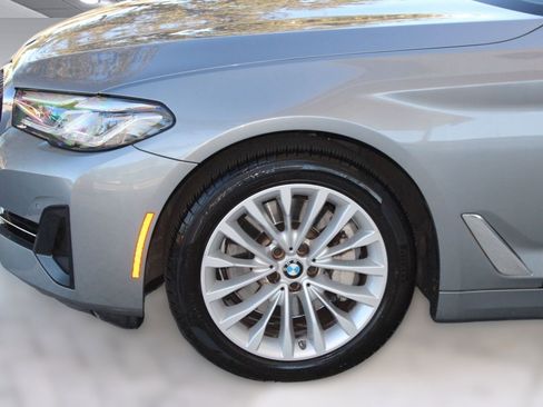 Used 2023 BMW 530i w/ Premium Package image 21