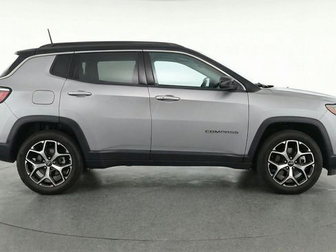 Used 2025 Jeep Compass Limited AWD/4WD image 11