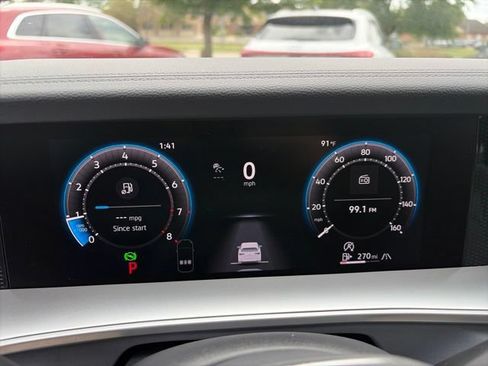 Used 2025 Volkswagen Tiguan SE R-Line AWD/4WD image 12