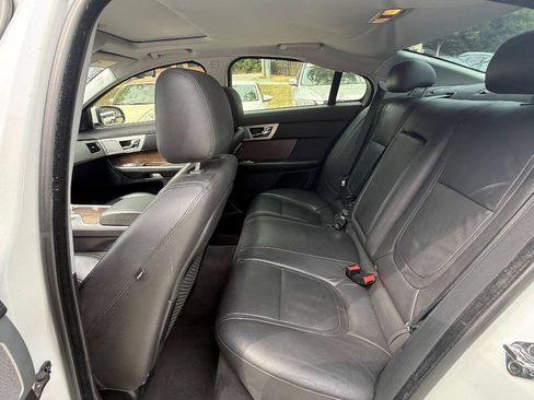 Used 2013 Jaguar XF RWD image 55