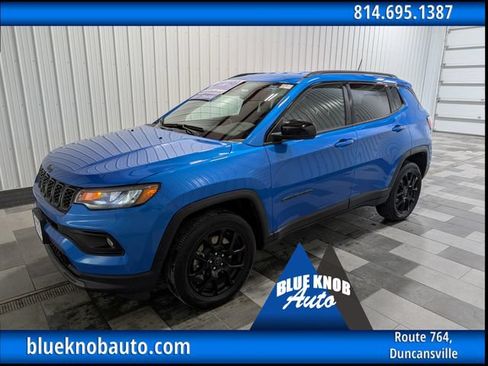 Used 2025 Jeep Compass Latitude w/ Convenience Group AWD/4WD image 1