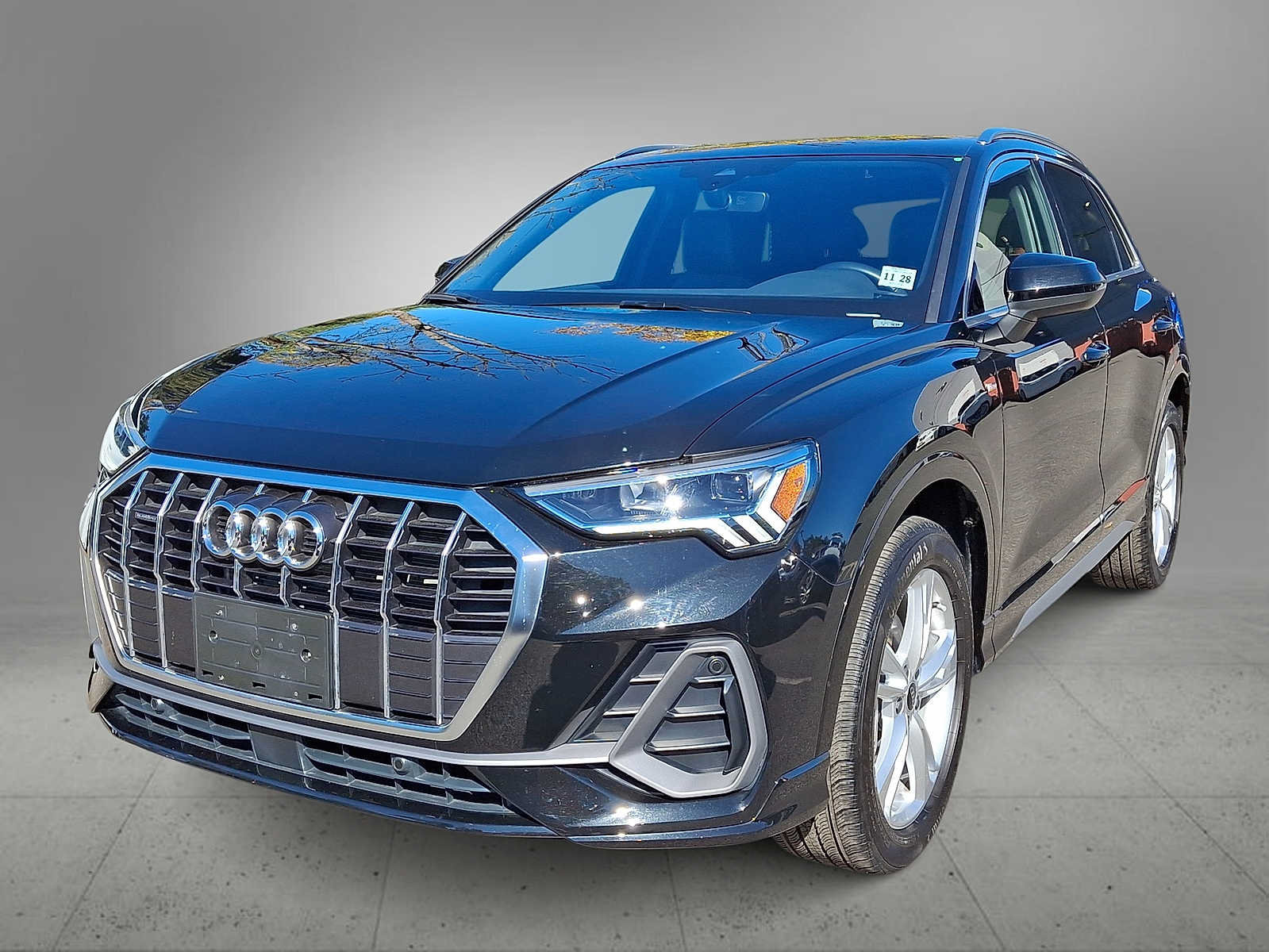 Used 2024 Audi Q3 2.0T Premium w/ Convenience Package AWD/4WD image 1
