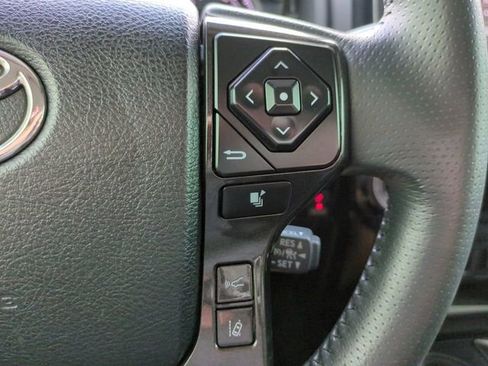 Used 2022 Toyota 4Runner TRD Off-Road Premium AWD/4WD image 29