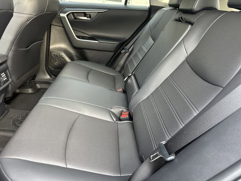 Used 2025 Toyota RAV4 Limited image 12
