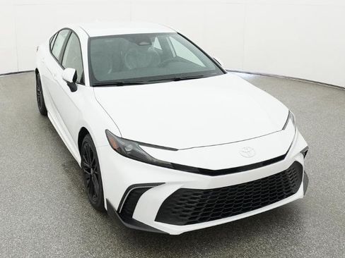Used 2026 Toyota Camry SE FWD image 40