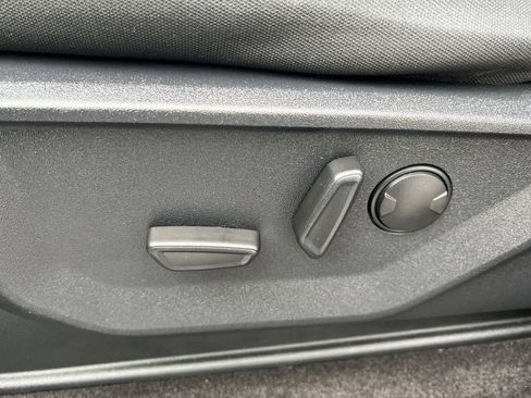 Certified 2022 Ford F150 XLT w/ Equipment Group 302A High image 10