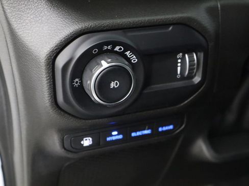 Used 2023 Jeep Wrangler Unlimited Sahara w/ Cold Weather Group AWD/4WD image 22