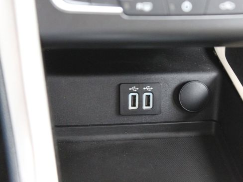 Used 2019 Ford Fusion SE image 29