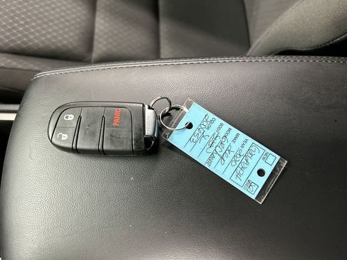 Used 2020 Jeep Grand Cherokee Laredo image 12