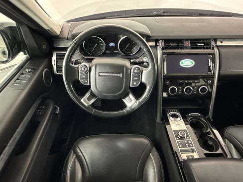 Used 2017 Land Rover Discovery First Edition AWD/4WD image 26