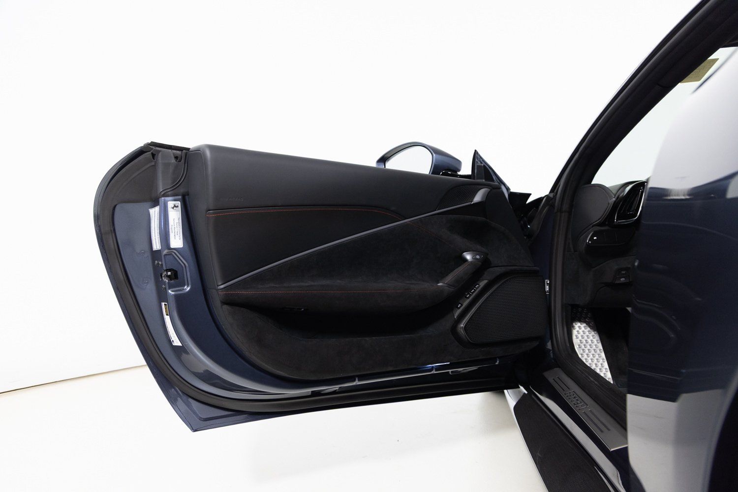 Used 2021 Ferrari Roma RWD image 17