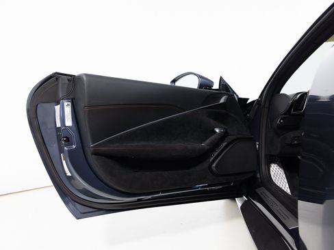Used 2021 Ferrari Roma RWD image 17