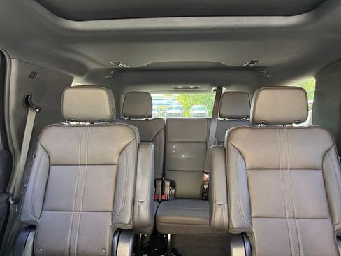 Used 2025 Chevrolet Tahoe High Country AWD/4WD image 30