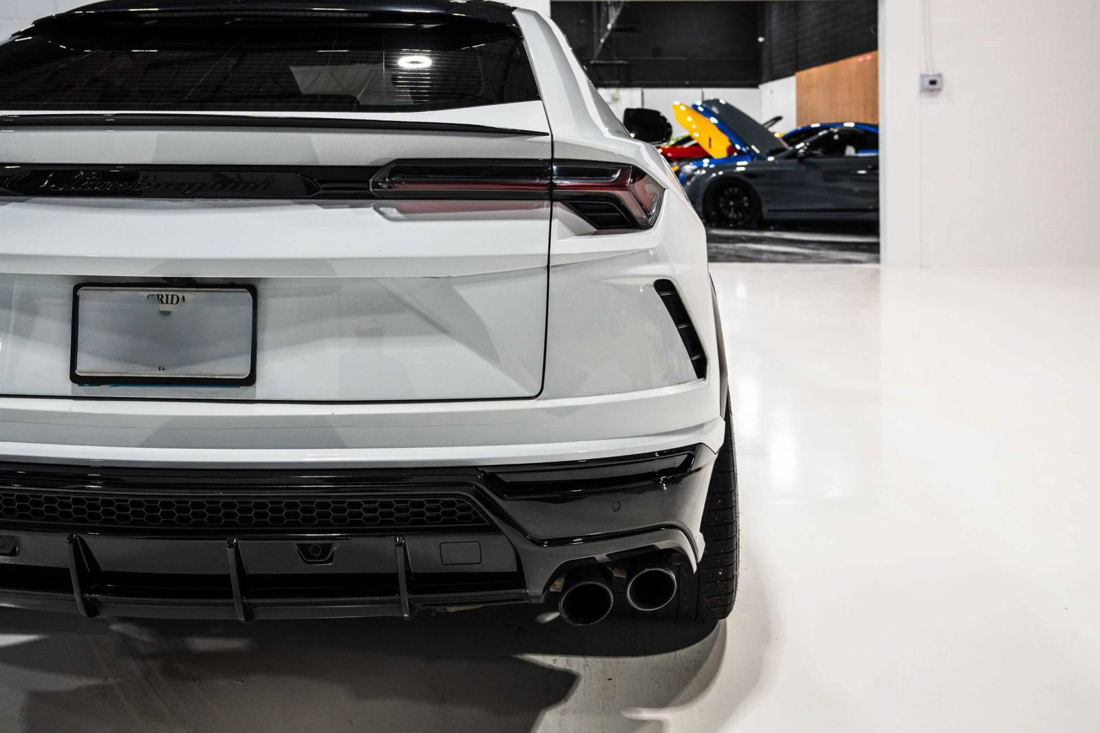 Used 2022 Lamborghini Urus AWD/4WD image 9