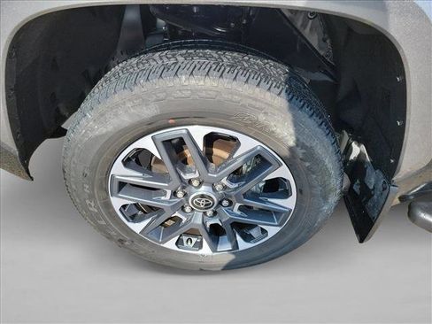 Used 2024 Toyota Tundra Limited w/ Power Package AWD/4WD image 9