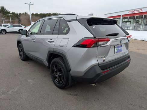 Used 2019 Toyota RAV4 XLE w/ Convenience Package image 3