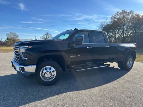 New 2026 Chevrolet Silverado 3500 LTZ w/ LTZ Convenience Package image 3