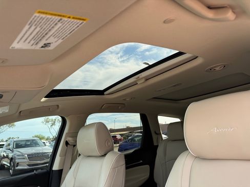 Used 2024 Buick Enclave Avenir w/ Avenir Technology Package image 31