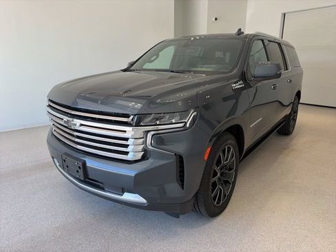 Used 2021 Chevrolet Suburban High Country AWD/4WD image 3