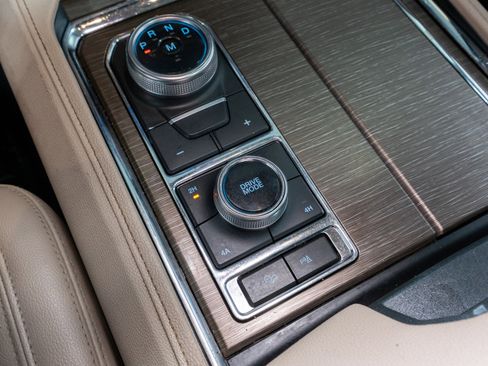 Used 2022 Ford Expedition Max Limited image 25
