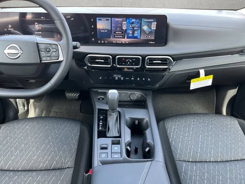 New 2026 Nissan Sentra SV w/ SV Convenience Package FWD image 4
