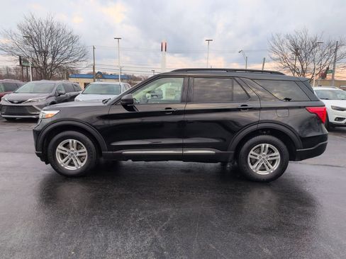 Used 2020 Ford Explorer XLT w/ Comfort Package image 2