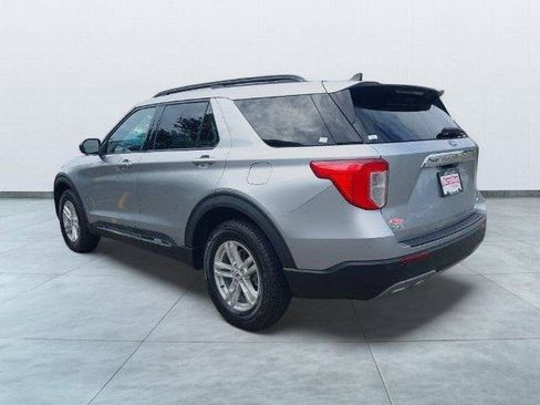 Certified 2022 Ford Explorer XLT w/ Equipment Group 202A AWD/4WD image 5