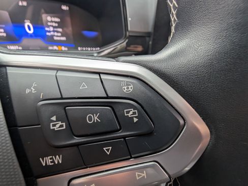 Used 2025 Volkswagen Taos S w/ Taos MDO Package image 30