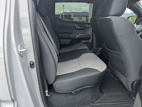 Used 2021 Toyota Tacoma TRD Sport w/ Technology Package RWD image 31