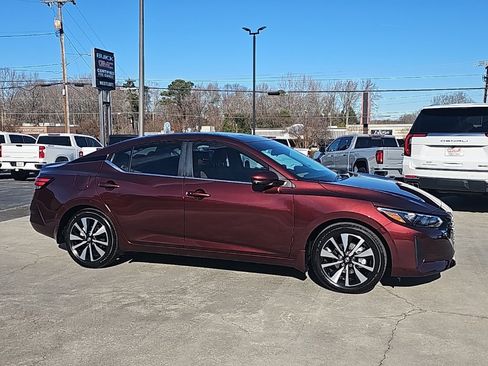 Used 2025 Nissan Sentra SV w/ SV Premium Package image 2