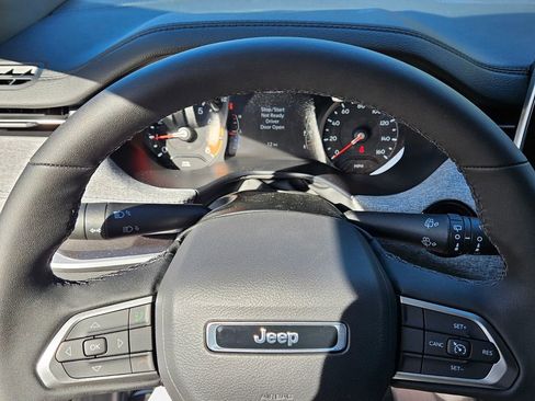 New 2026 Jeep Compass Latitude image 25